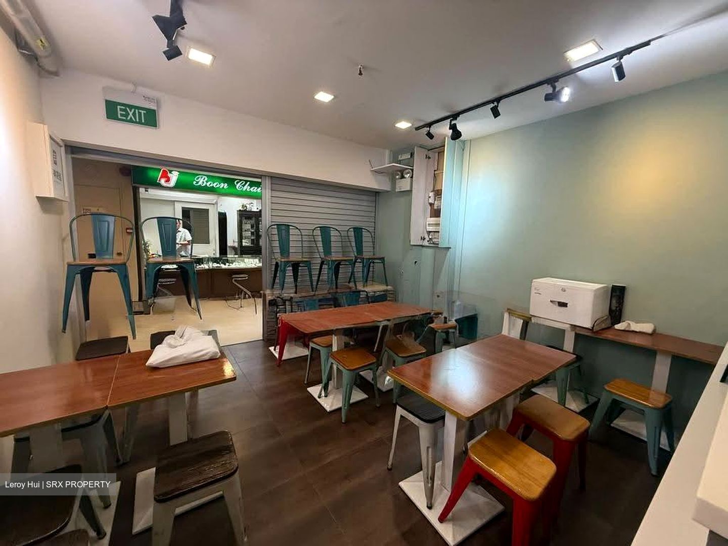 Lucky Plaza (D9), Retail #638081571